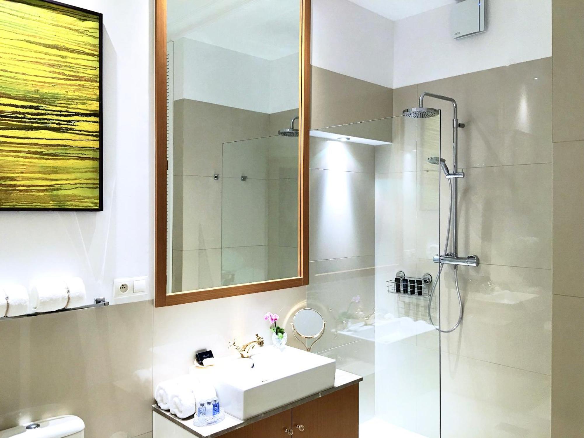 Mondrian Luxury Suites Unesco Old Town Varsovia Habitación foto